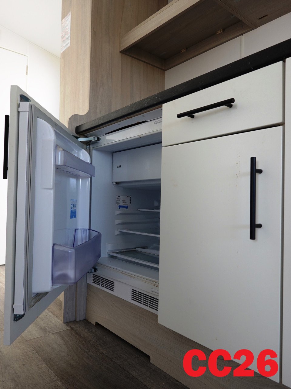 Bijna nieuw chalet met kunststof buitenzijde en dubbel glas 2 slk te koop