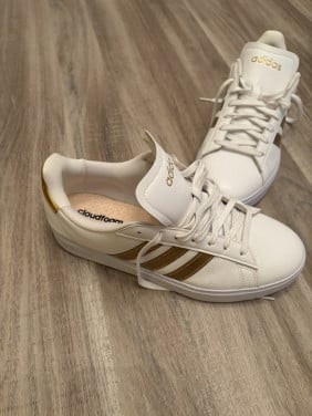 Adidas maat 42