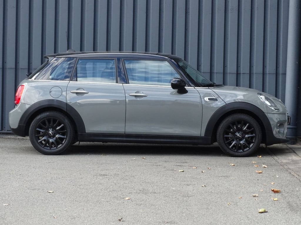 Mini Cooper mini 1.5 business | navi | bluetooth | 16"