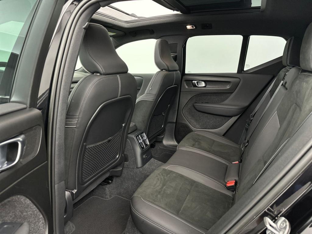 Volvo XC40 t5 262pk recharge ultimate dark| pano| adap.cruise| camera| trek