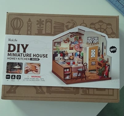 Nieuw in doos, miniatuurkeuken