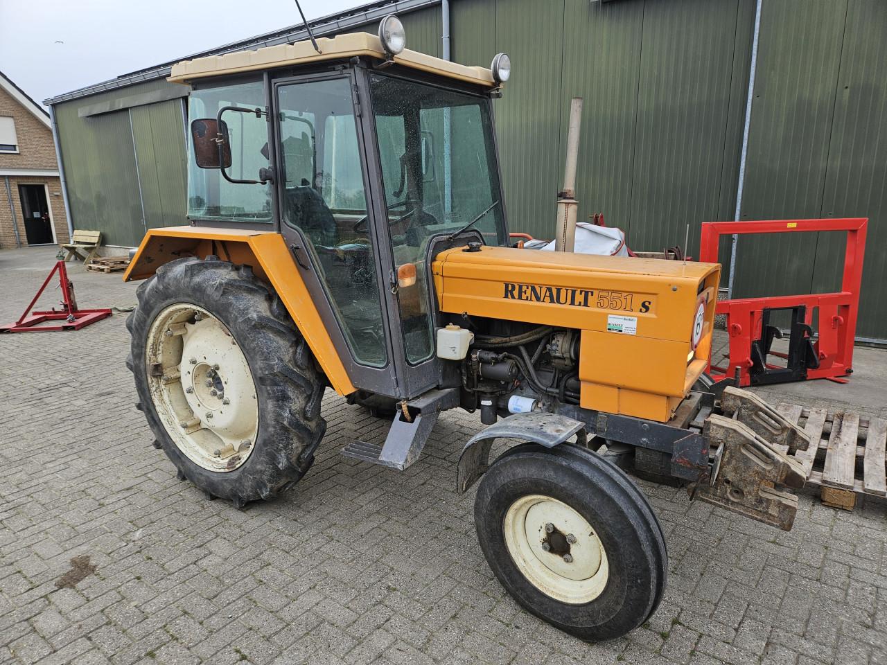 Renault 551