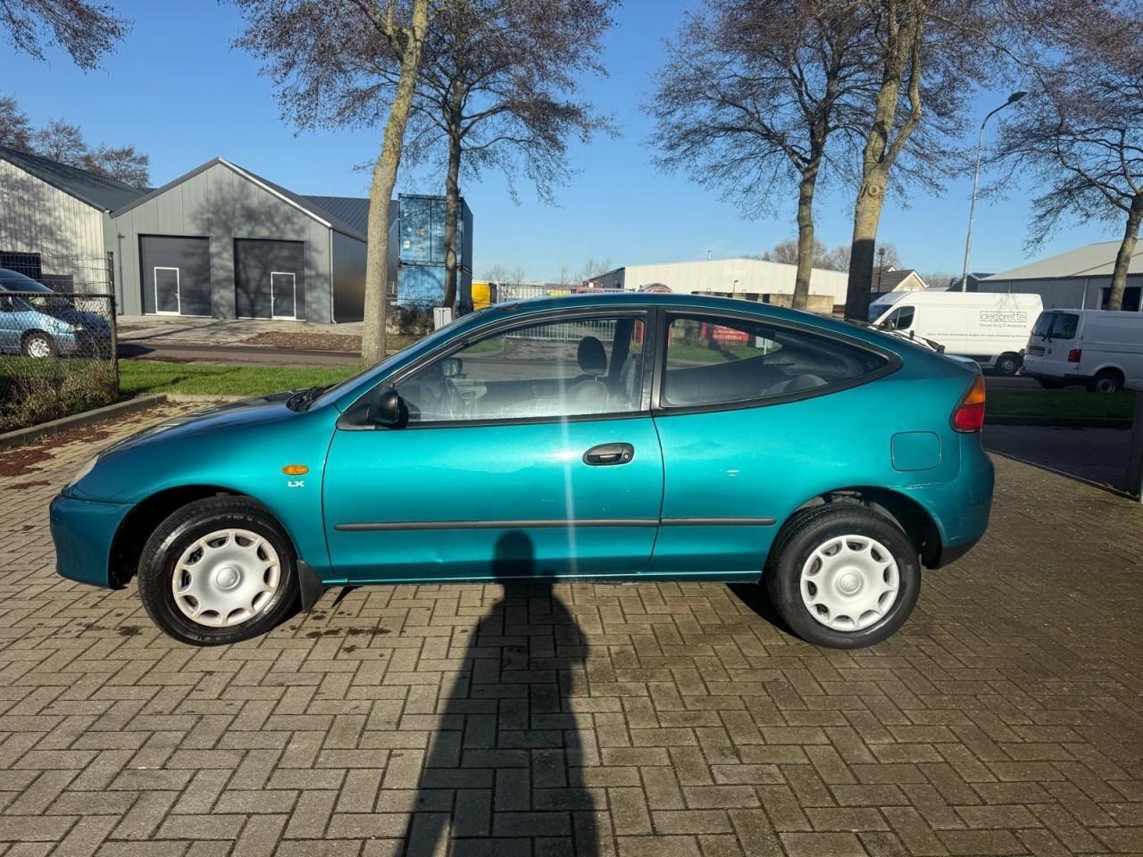 Mazda 323 - 1.5i LX 62.220KM Nap Automaat