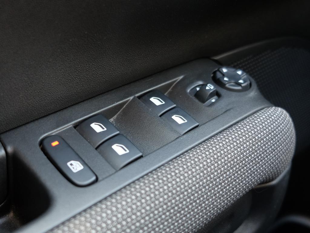Citroen C3 Aircross 1.2 puretech 110pk shine | navigatie| parkeer sensoren 