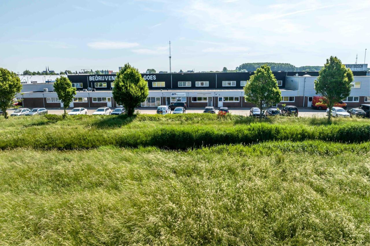 TE HUUR | Bedrijfsruimtes met kantoor in Goes