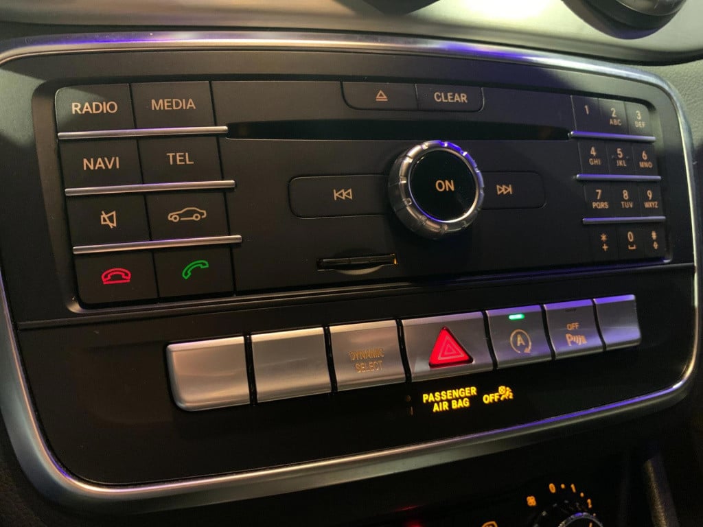 Mercedes-Benz Cla shooting brake 180 ambition *amg-line*led*