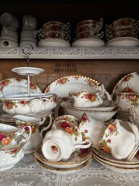 Royal Albert Old Country Rosés compleet 12 delig servies