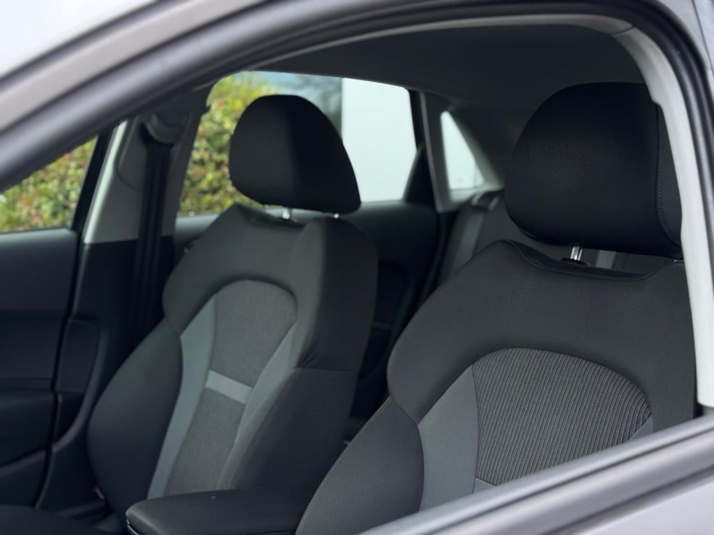 Audi A1 Sportback 1.0 tfsi design * cruise control * 17 inch * trekhaak * n