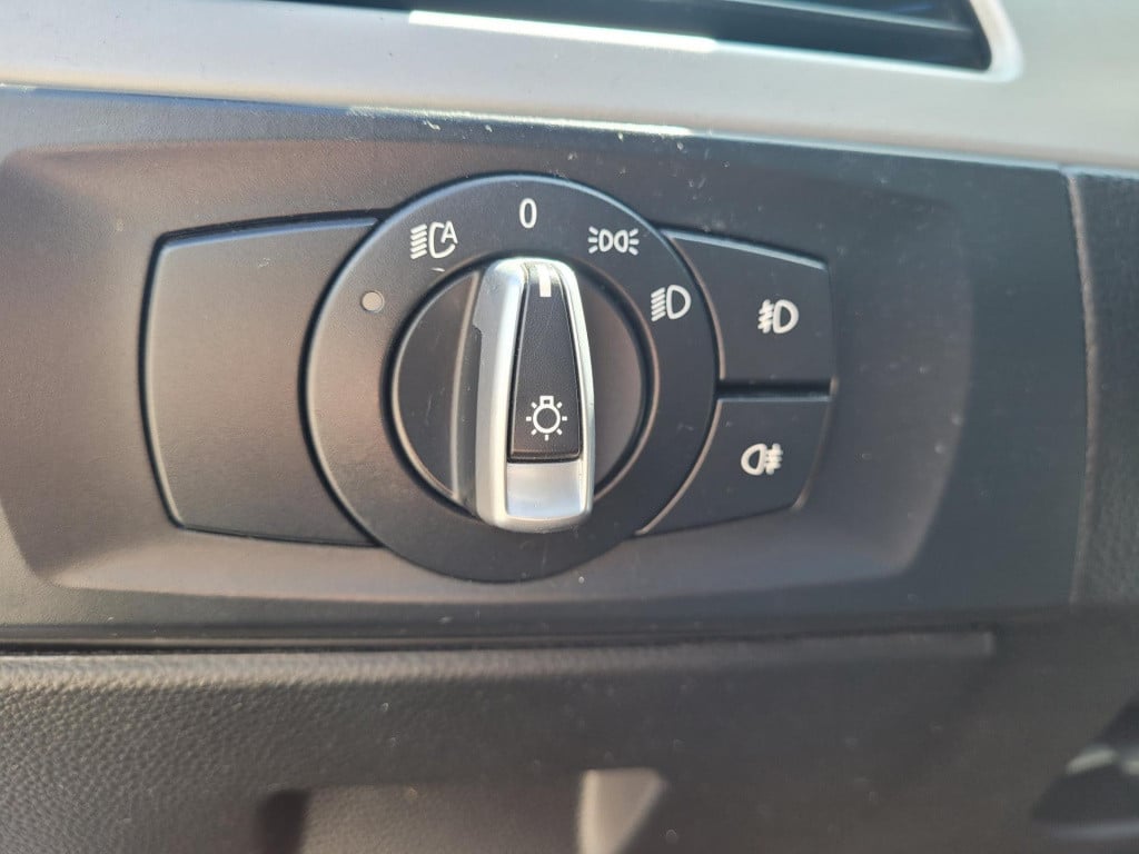 BMW 3-serie 316i business line navi.