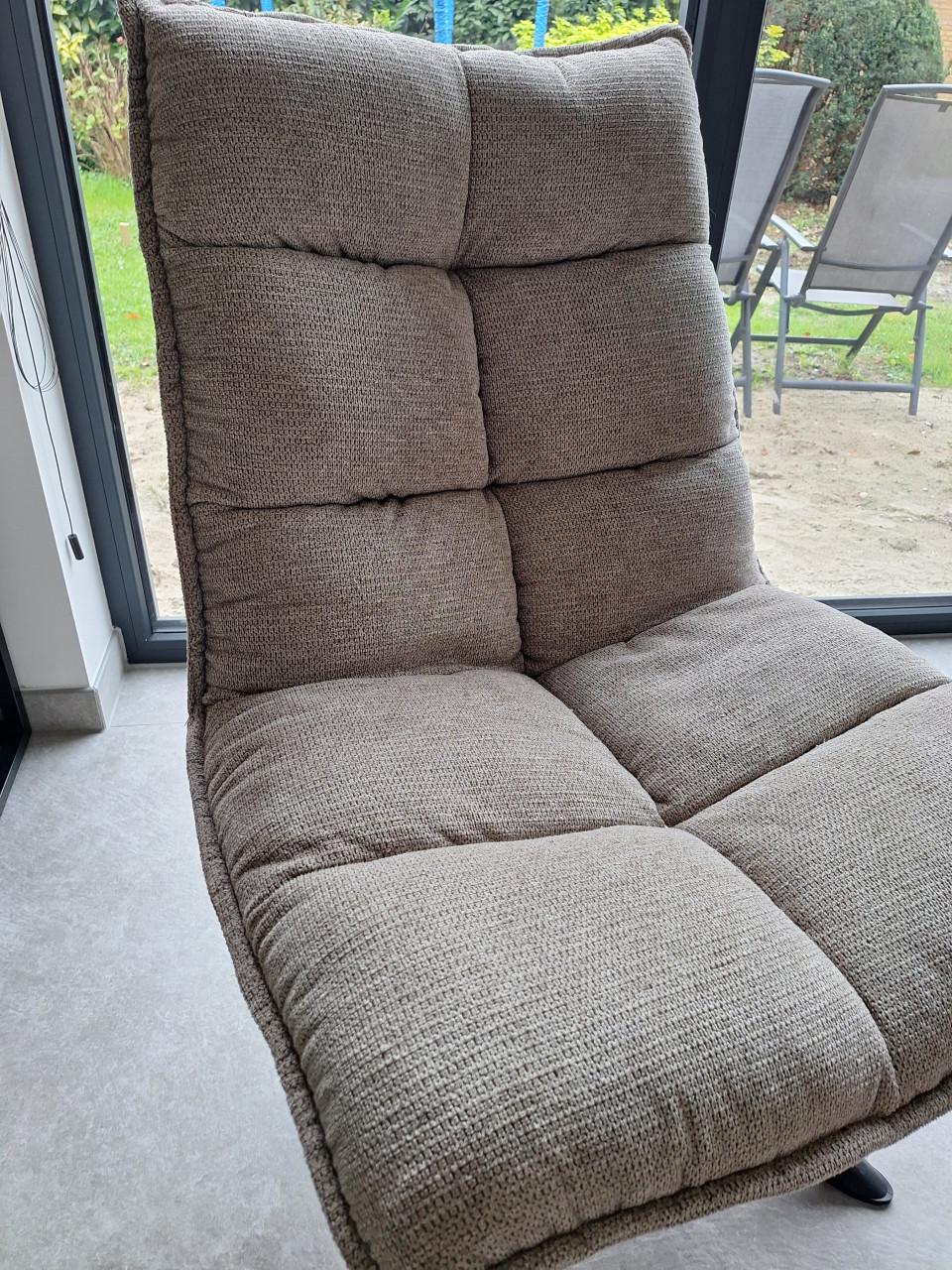 Fauteuil met hocker
