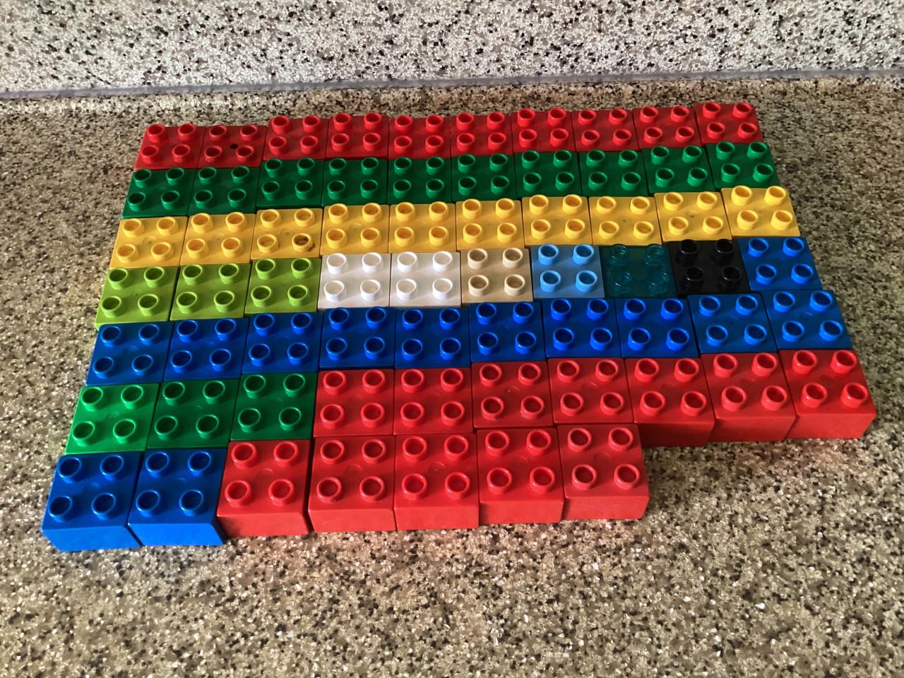 Lego, Duplo.    68 stenen in verschillende kleuren. 4 noppen GERESERVEERD