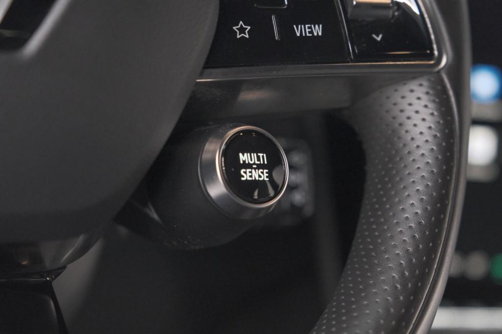 Renault Megane E-tech ev40 boost charge techno | pack winter | camera | app