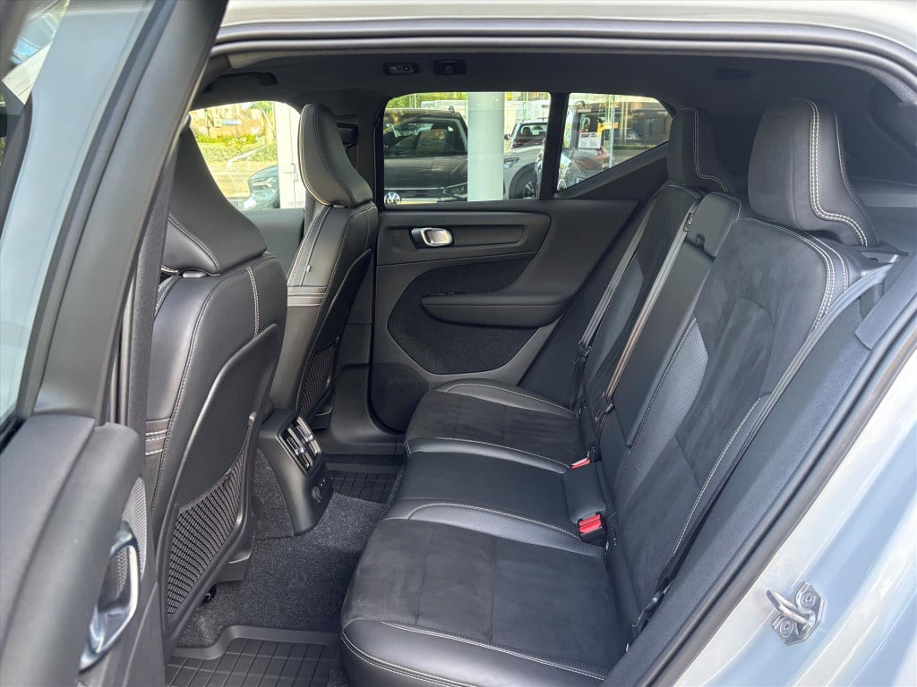 Volvo XC40 1.5 t5 recharge r-design|bliss|panoramadak|memorystoelen|stuur-s