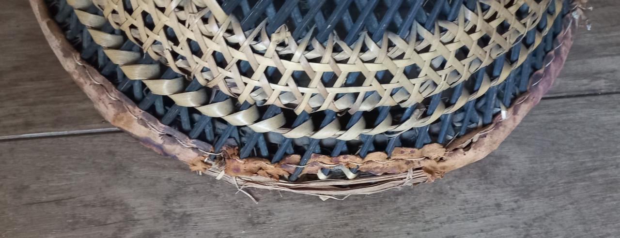 Vintage rieten krukje