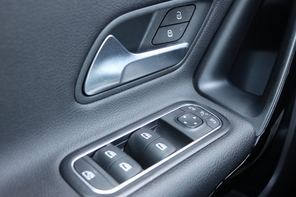 Mercedes-Benz A-Klasse 200 business solution plus upgrade