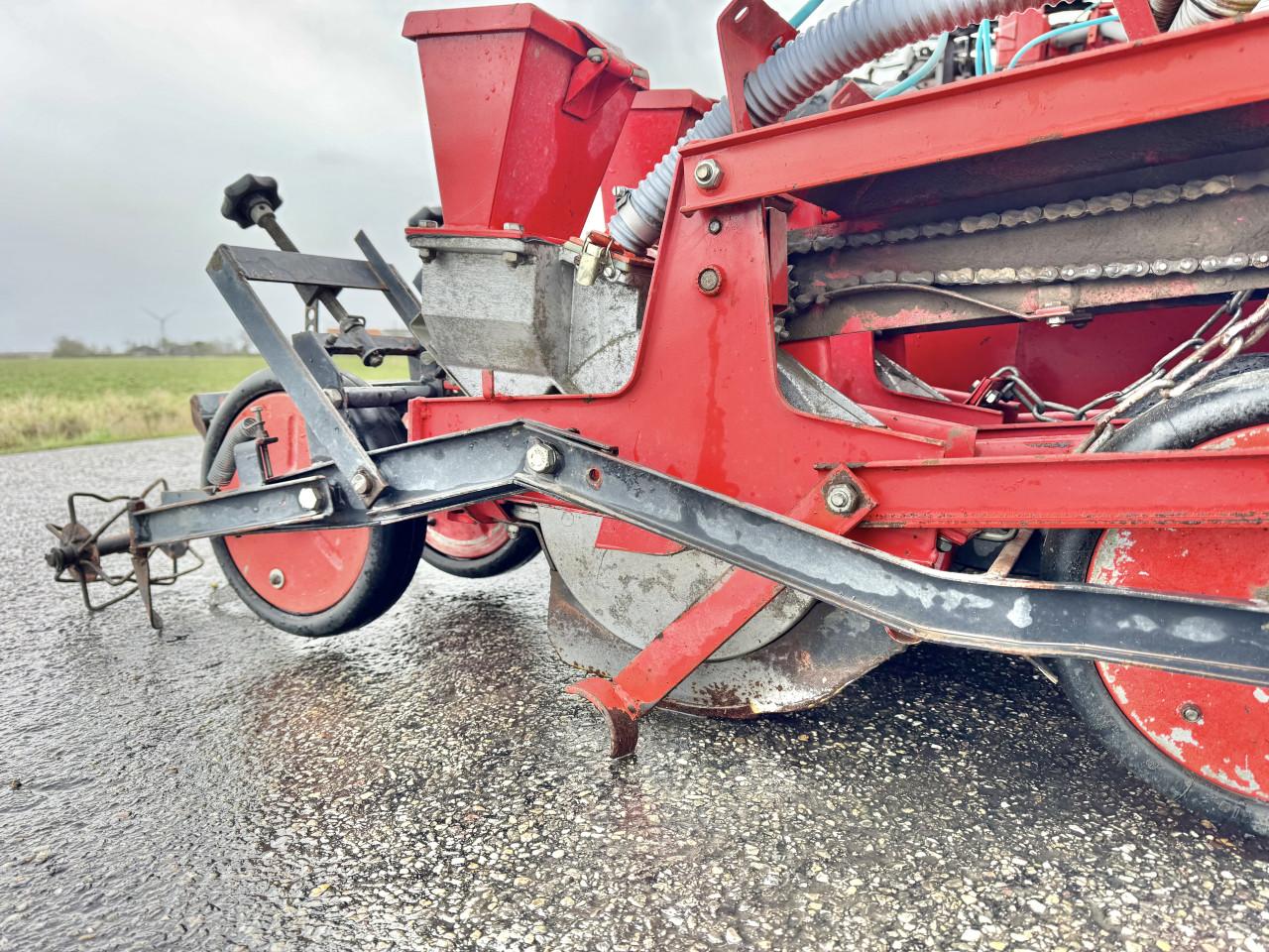 Pneumatische Becker Uienzaaimachine 3 x 1,5m