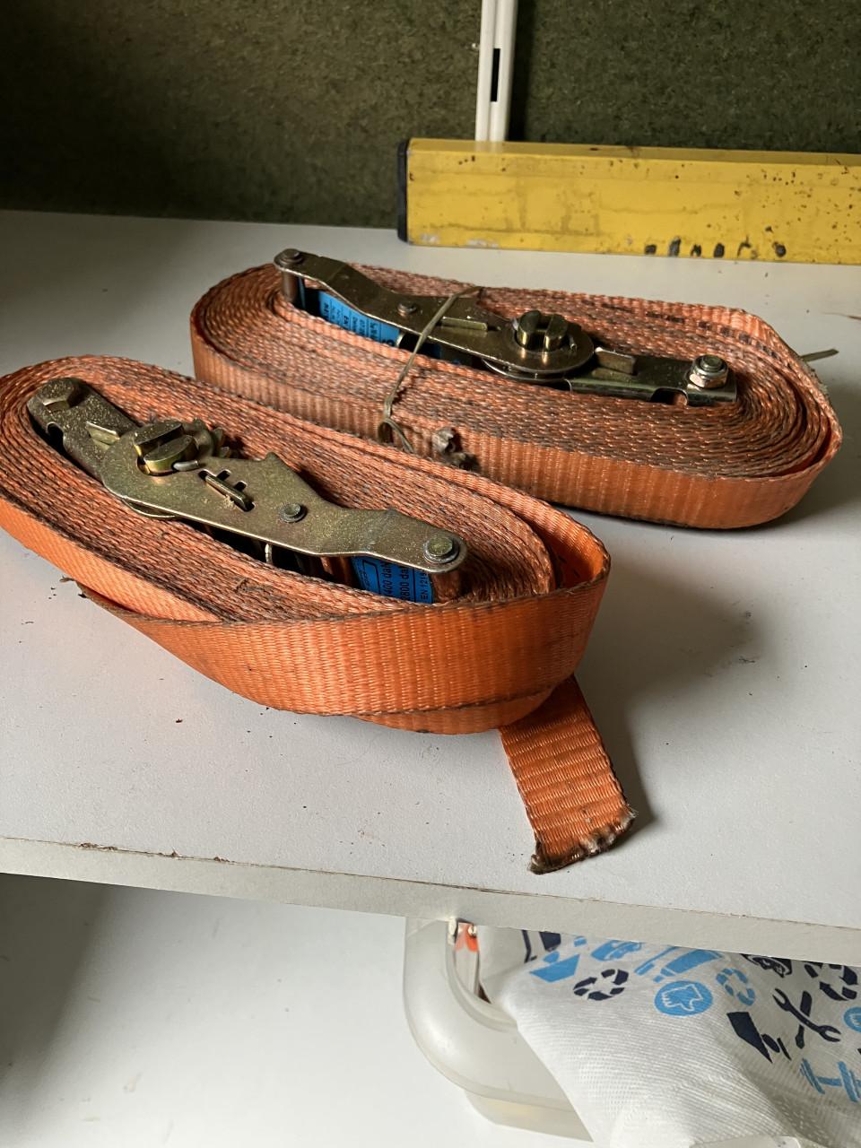 Te koop in goede staat partijtje handgereedschap met gereedschapkist