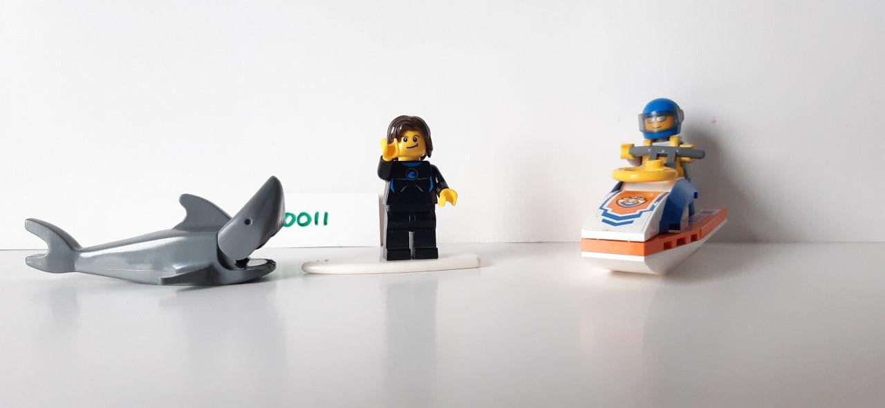 Lego 60011: surfer redding
