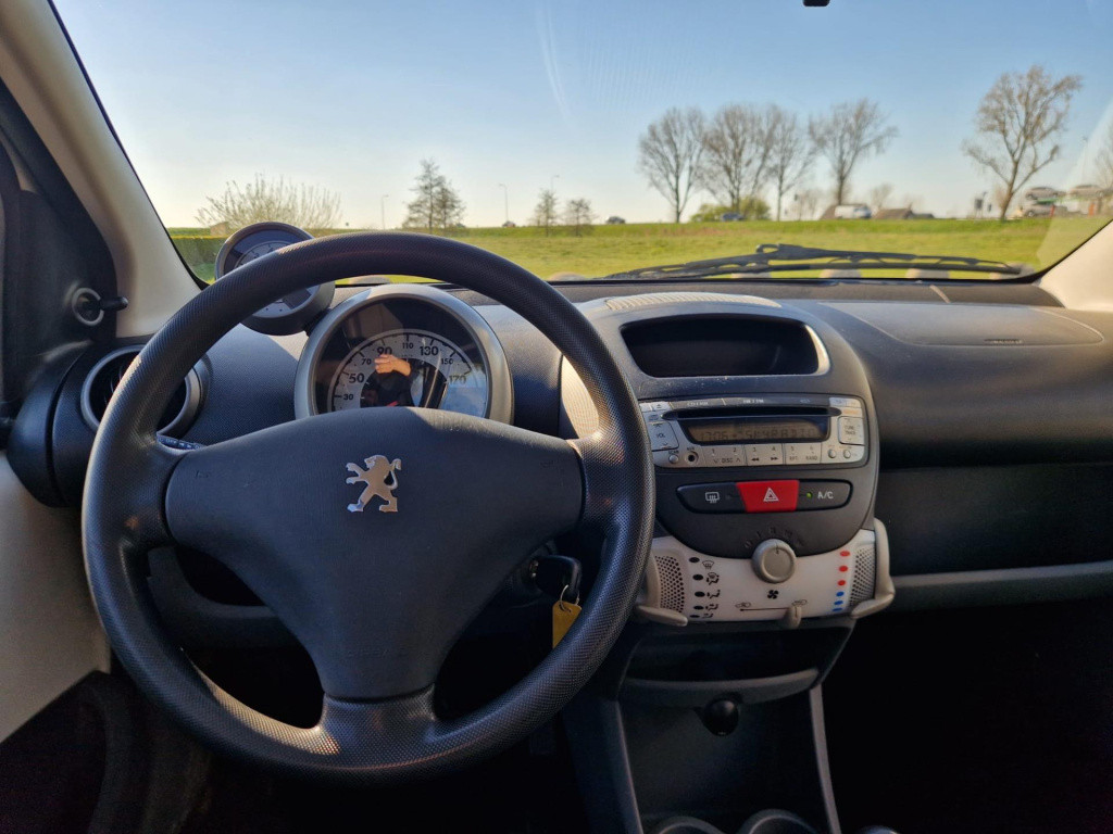 Peugeot 107 1.0-12v xs | airco | achterspoiler | velgen ''15 | toerenteller
