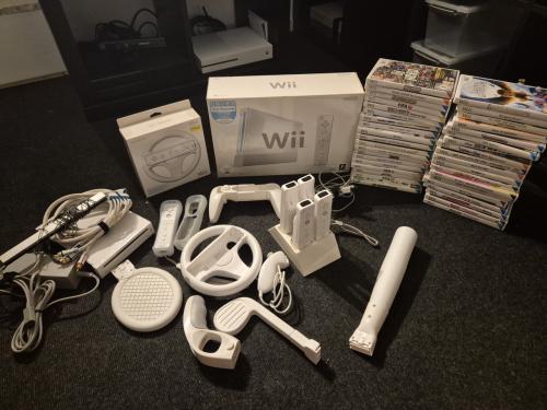 Nintendo Wii 2x. 1 compleet in doos met veel games