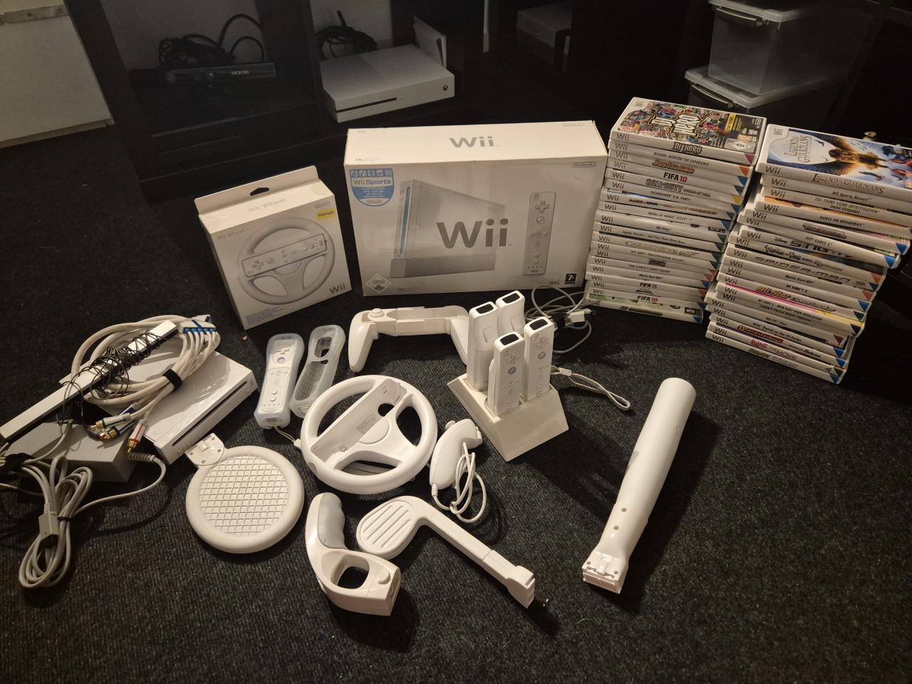 Nintendo Wii 2x. 1 compleet in doos met veel games