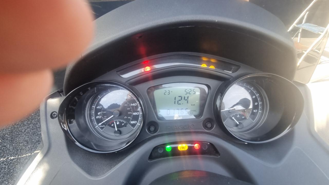 Piaggio MP3 HPE 300