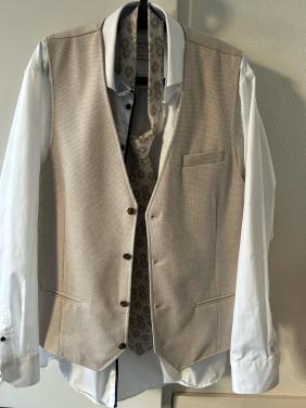 Set overhemd, gilet, das. Merk Ledûb. Maat 56.