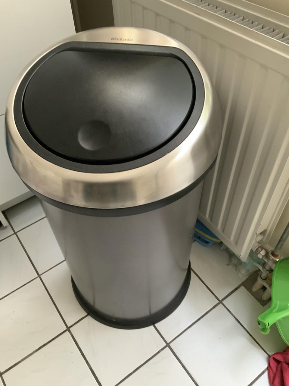 Grote brabantia vuilnisbak