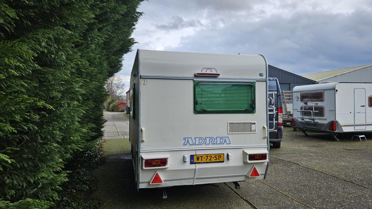 ADRIA UNICA 430 TS 1998 bj VASTBED TREINZIT