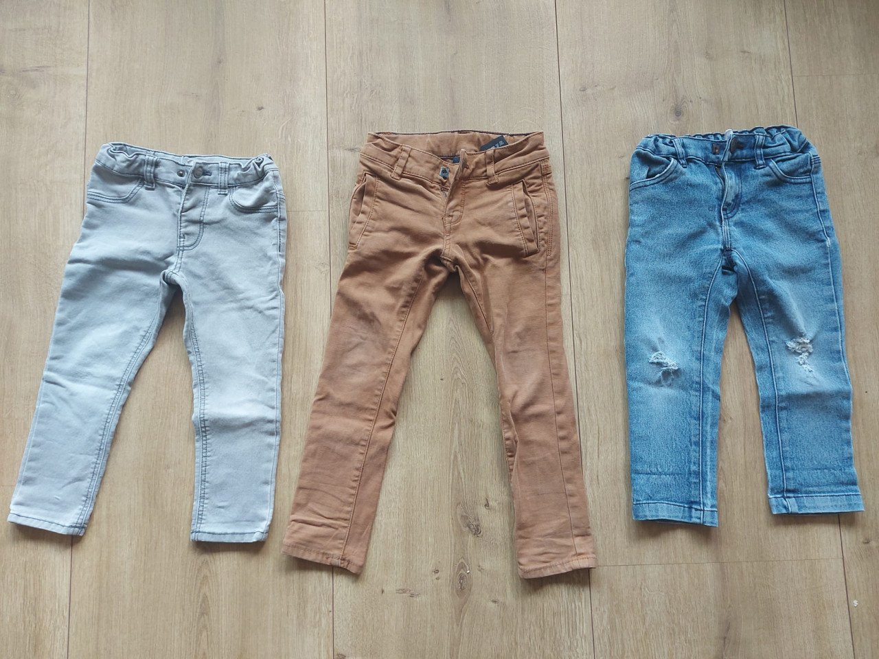 Groot kledingpakket jongen maat 98 / 104 slechts €12,50