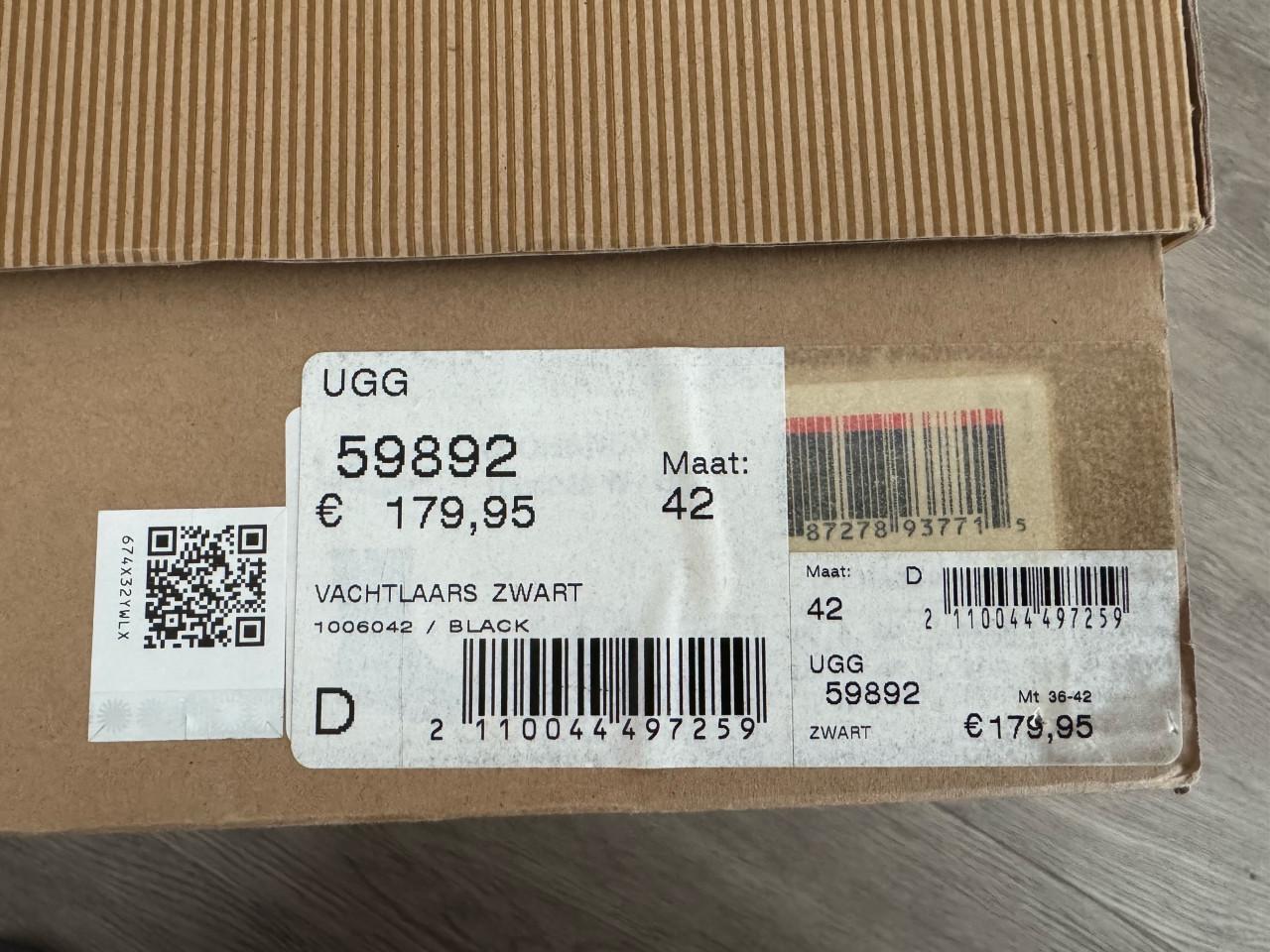 Zwarte, warme vachtlaarzen van UGG in maat 42