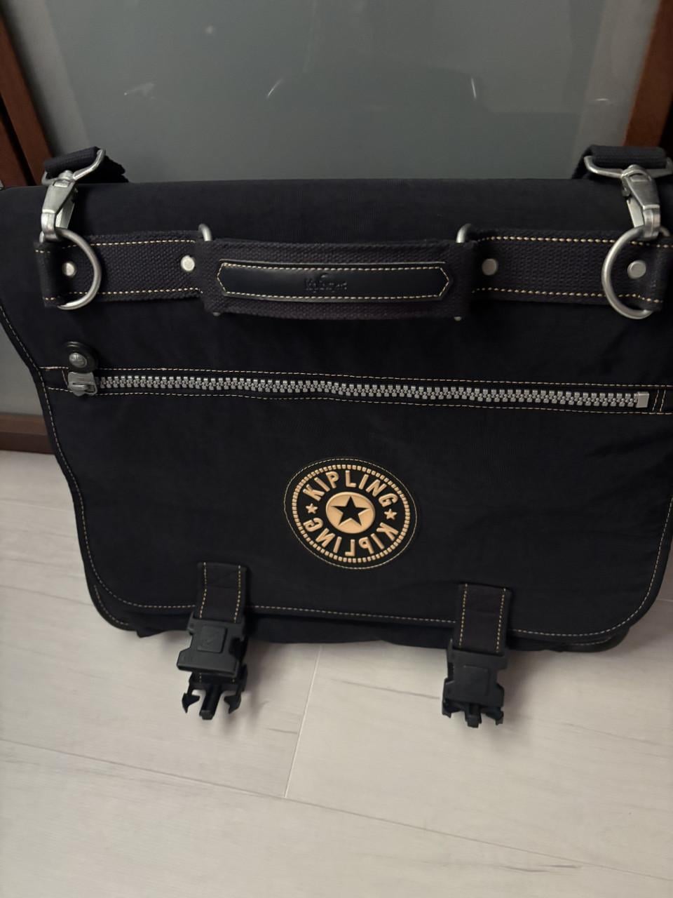 Kipling laptop schoudertas met vakken GEEN KOERIERSDIENSTEN