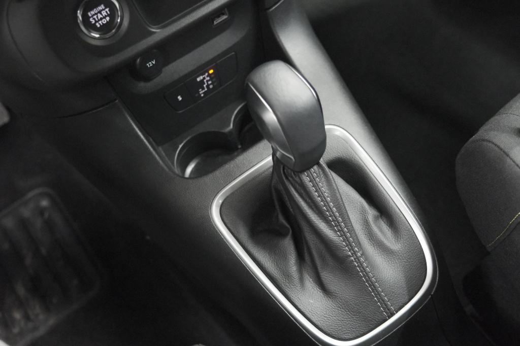 Citroen C3 puretech 110 eat6 max | apple carplay | parkeersensoren | 16 inc