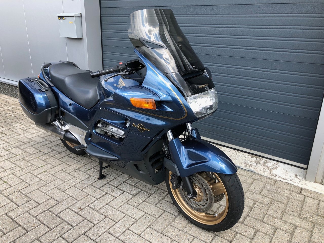 Honda ST1100 Pan European uit 2001 met slechts 38dkm, rijklaar mee €2295,-