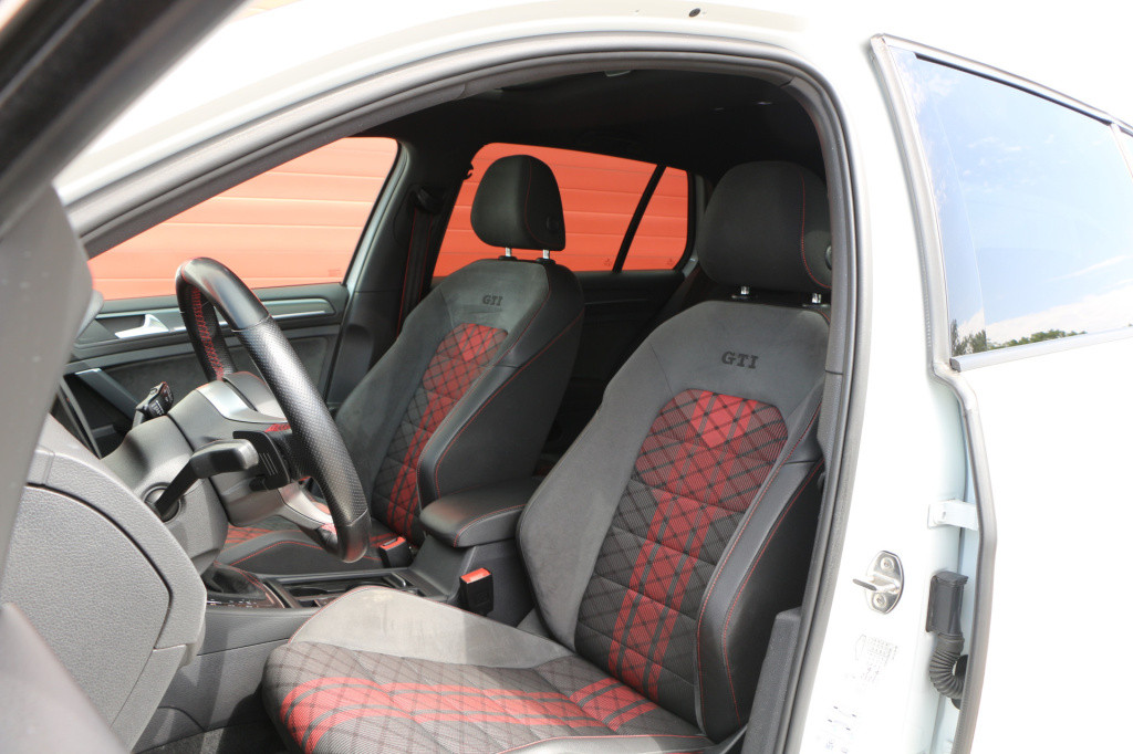 Volkswagen Golf 2.0 tsi gti tcr | akrapovic | pano | discover pro