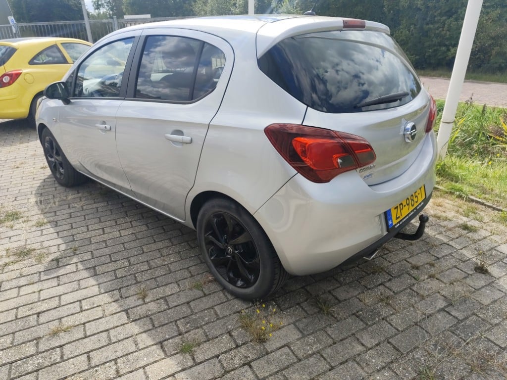 Opel Corsa 1.2 color edition