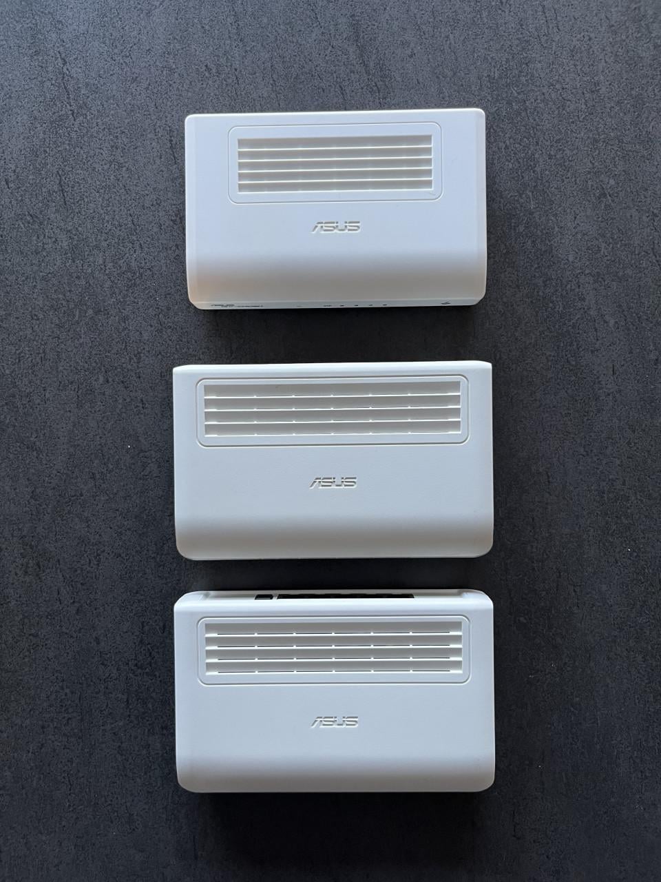 3x ASUS GX-D1051 Gigabit Switch (5-poorts)