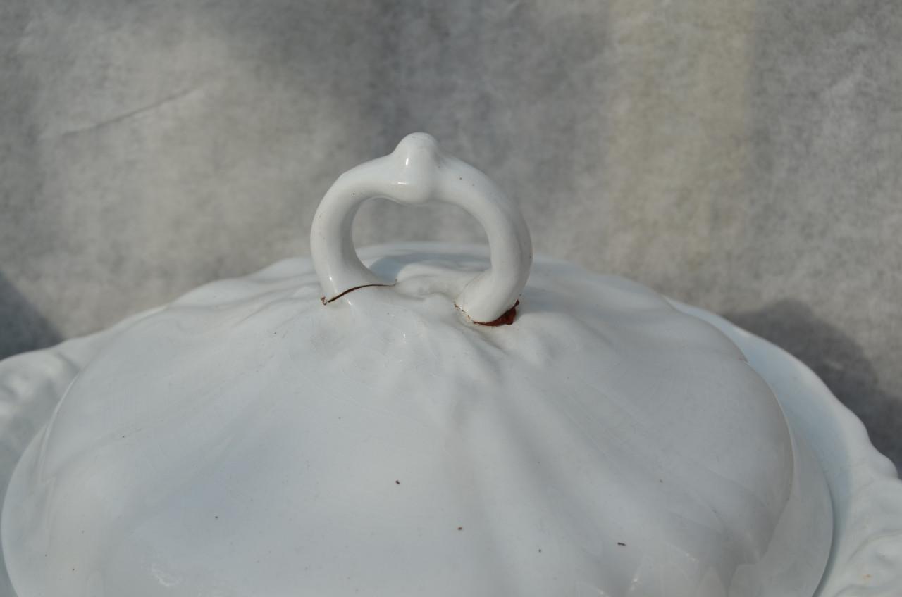 2 Aardewerk dekschalen Regout Maastricht