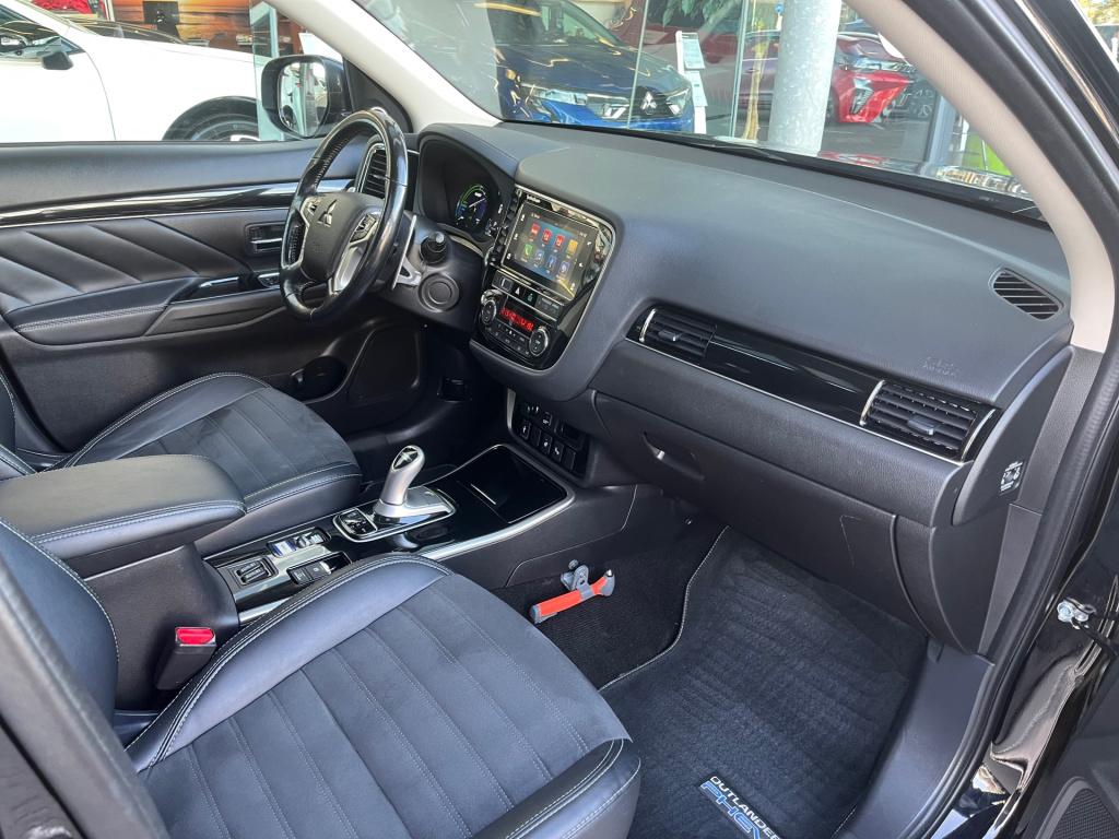 Mitsubishi Outlander 2.4 phev intense+|trekhaak|schuif-/kanteldak|rijklaar