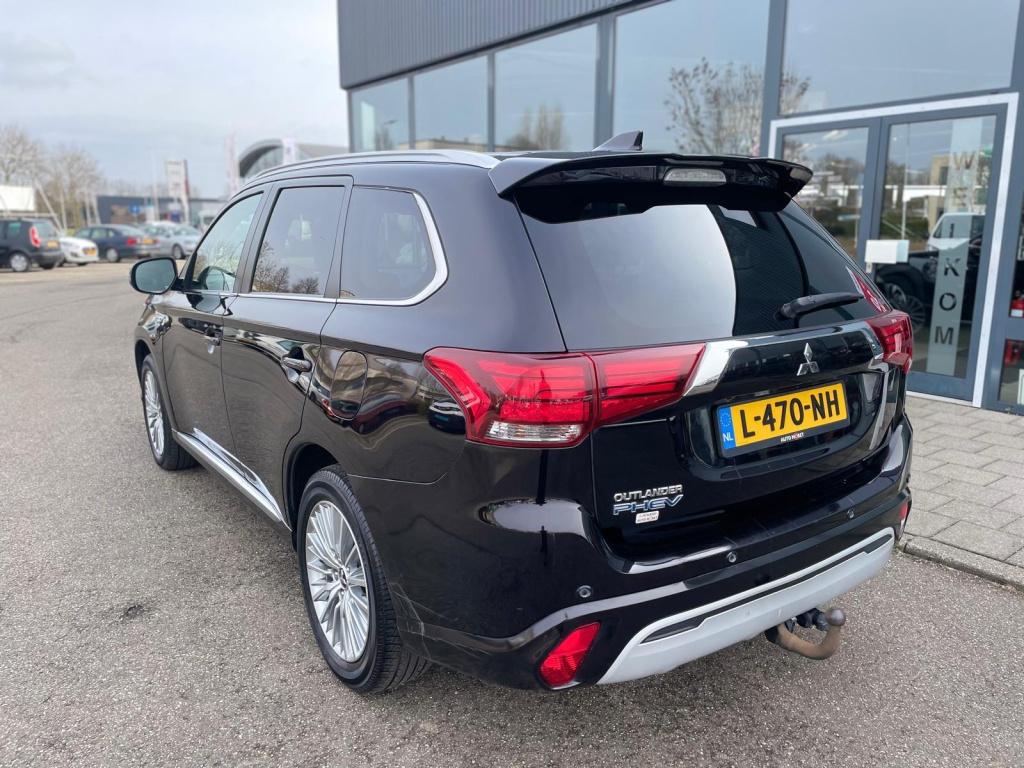 Mitsubishi Outlander 2.4 phev intense+