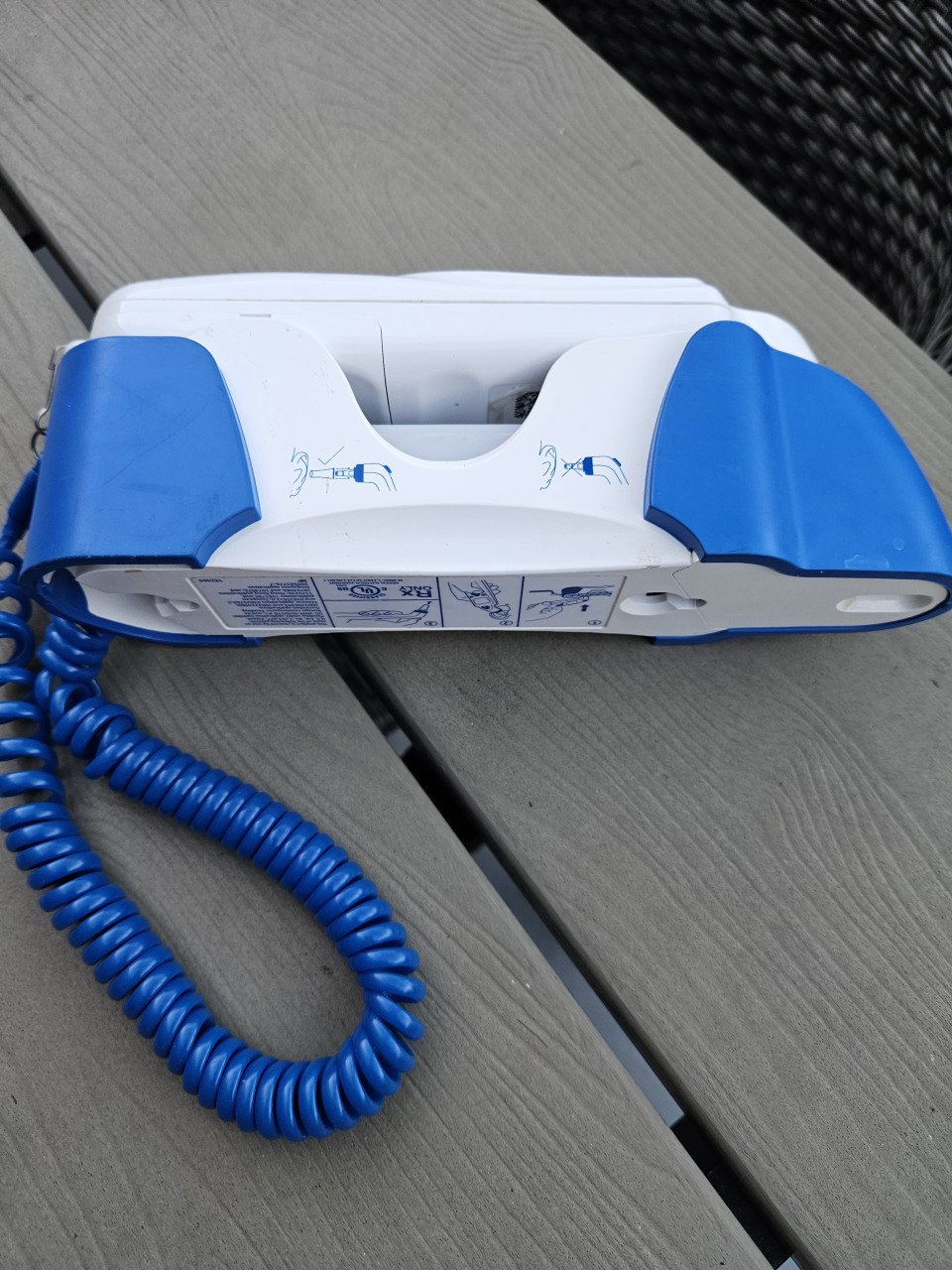 Werkende professionele Genius oorthermometer voor praxis of thuisgebruik