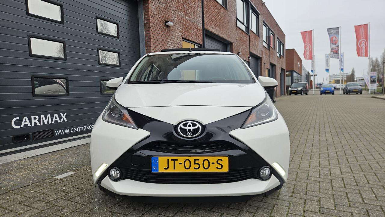 Prachtige 5drs. TOYOTA AYGO X-WAVE 1.0 CABRIO / NL AUTO / NAP / 80.865KM !!