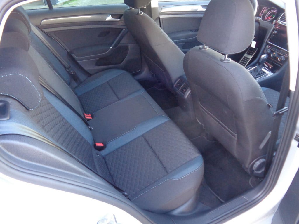 Volkswagen Golf 1.5 tsi iq-drive/airco/ecc/panorama dak/led/navi/carplay/lm