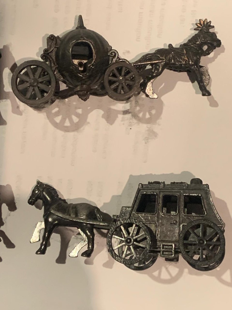 Te koop; paard pony rijtuig koets puntenslijpers kado