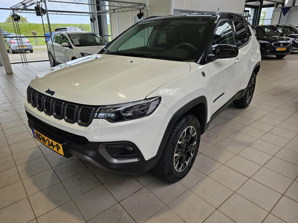 Jeep Compass 4xe 240 plug-in hybrid electric trailhawk