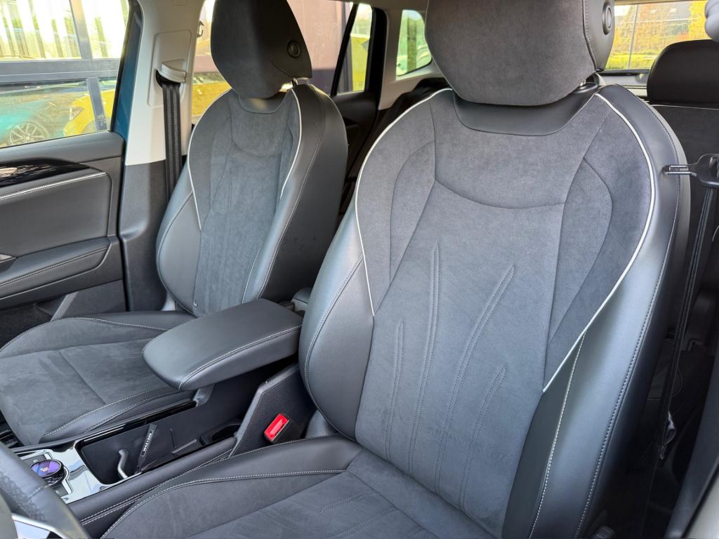 Volkswagen Tiguan 1.5 204pk ehybrid elegance | trekhaak | 360 camera | dode