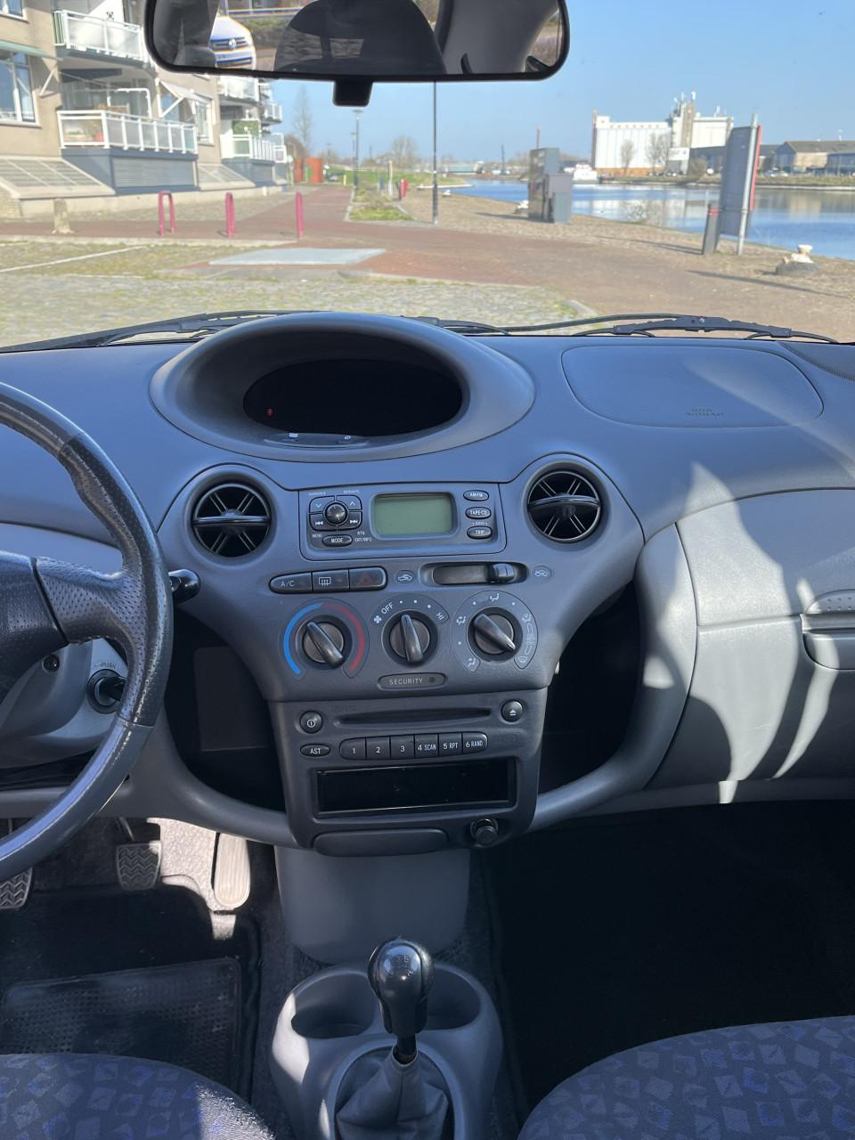 Toyota Yaris 1.3 5 deurs 151.000 km N.A.P