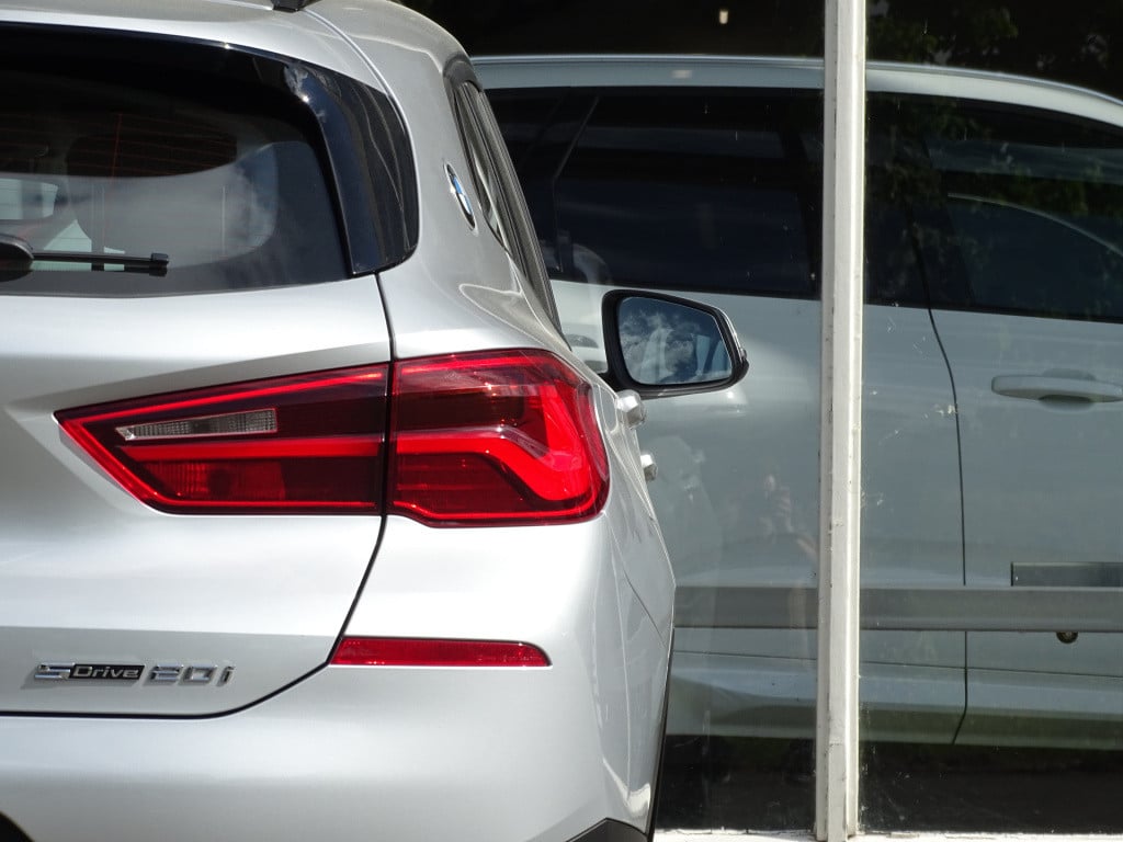 BMW X2 sdrive20i high executive | led | trekhaak | camera | 18"