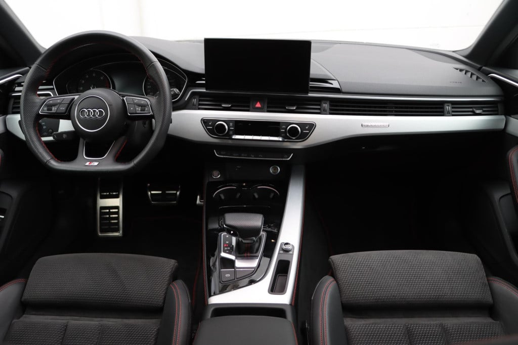 Audi A4 avant 40 tfsi quattro advanced edition s-line 204pk s-tronic