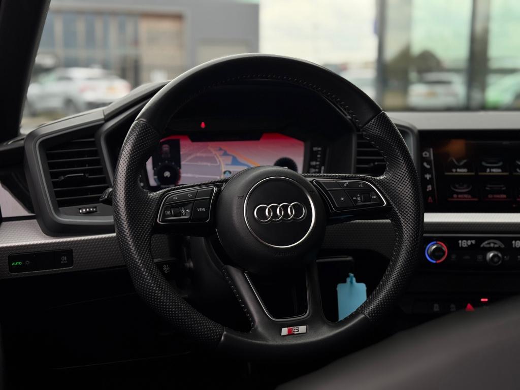 Audi A1 Sportback 35 tfsi 2x s line * 150 pk!! * half leder * 18 inch